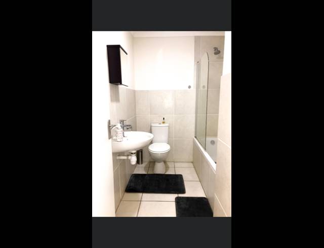 2 bed property to rent in CLOETESVILLE